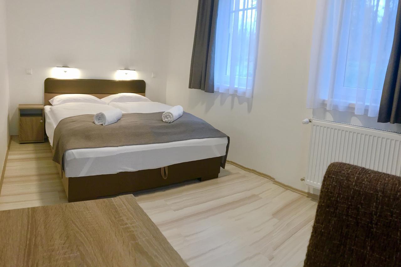 F&M Apartman เอ็กแกร์ซาโลก ภายนอก รูปภาพ